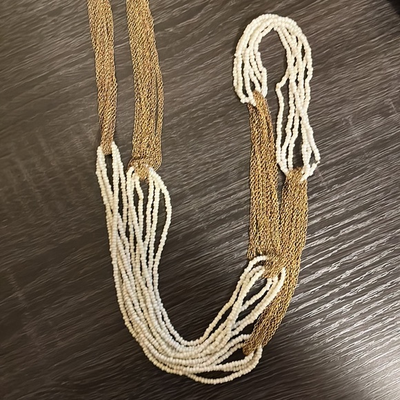 Banana Republic beaded necklace. Excellent condition. Approx. 18 inches - Picture 7 of 11